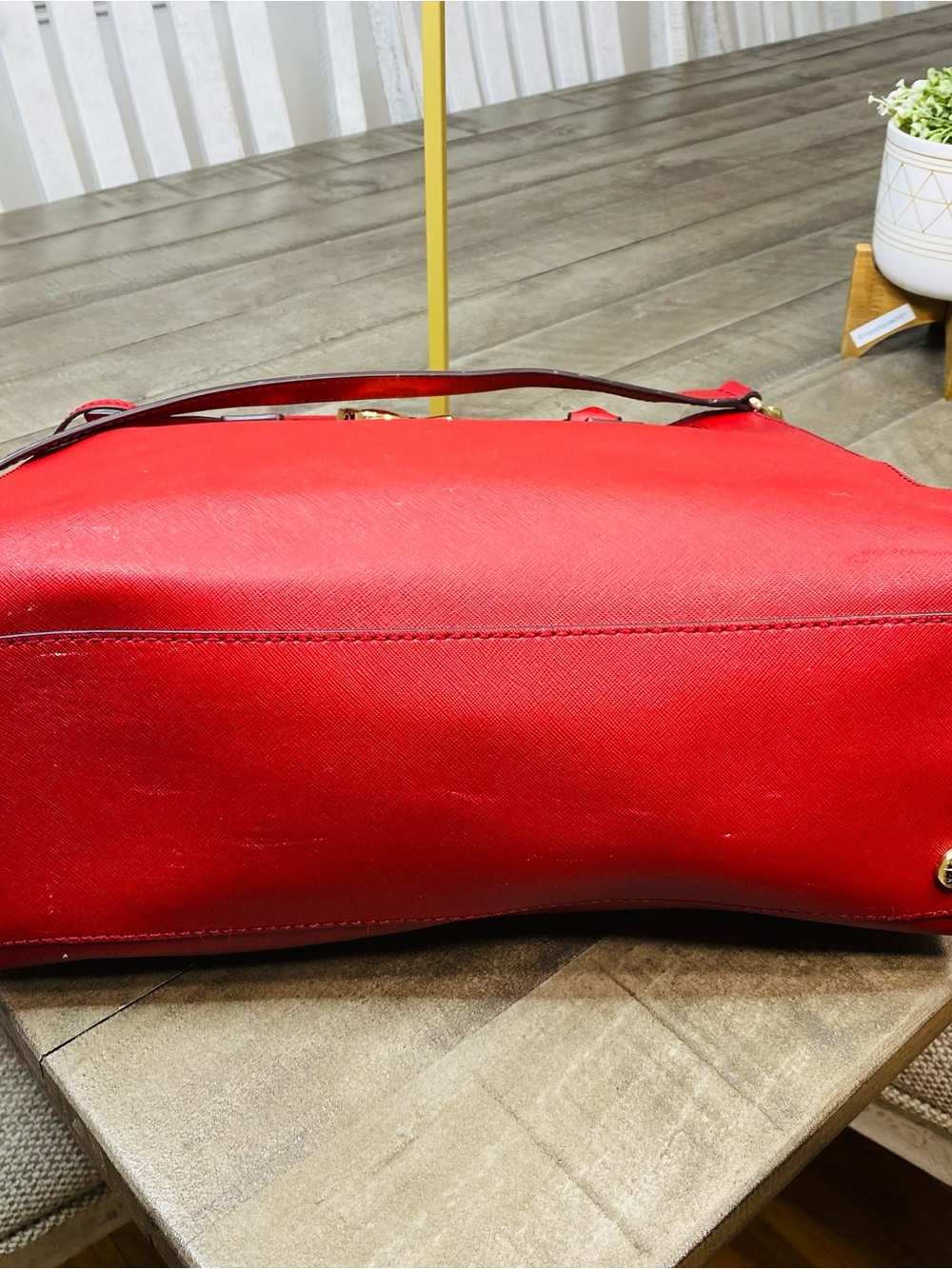 Michael Kors Hamilton Large North South Tote Red Saffiano Leather Gold Hardware - Picture 5 of 10